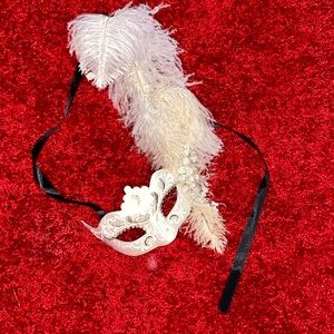 NWOT Pier 1 Italian Mask